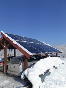 solarna nadstrešnica zimi